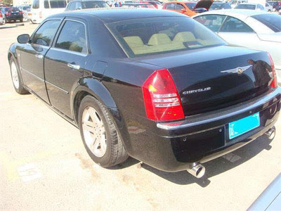 山寨豪車夢碎街頭 大眾途觀改裝勞斯萊斯，一場虛驚背后的反思